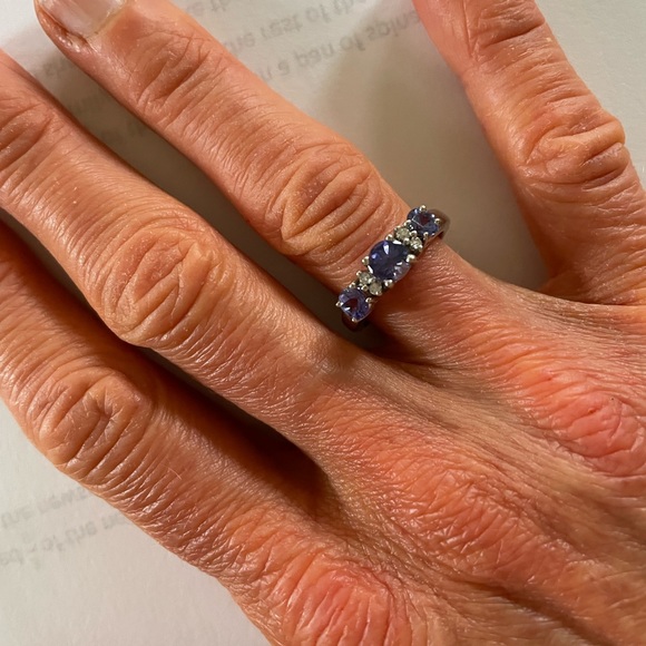 Tanzanite and diamond 14K white gold ring - Picture 9 of 10